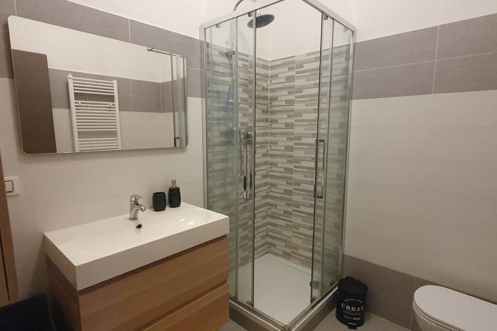דירות מונצה Casa Sobborghi מראה חיצוני תמונה